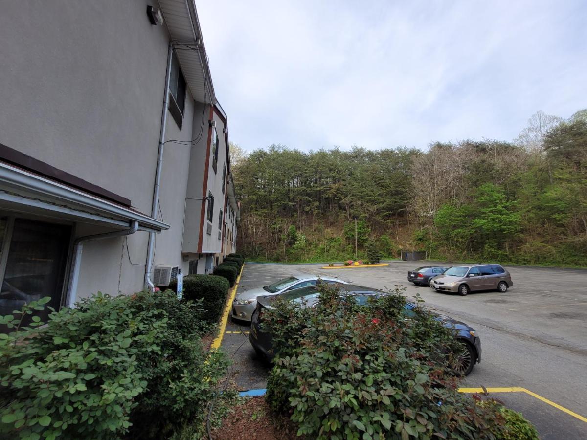 Raceway Inn Martinsville Esterno foto